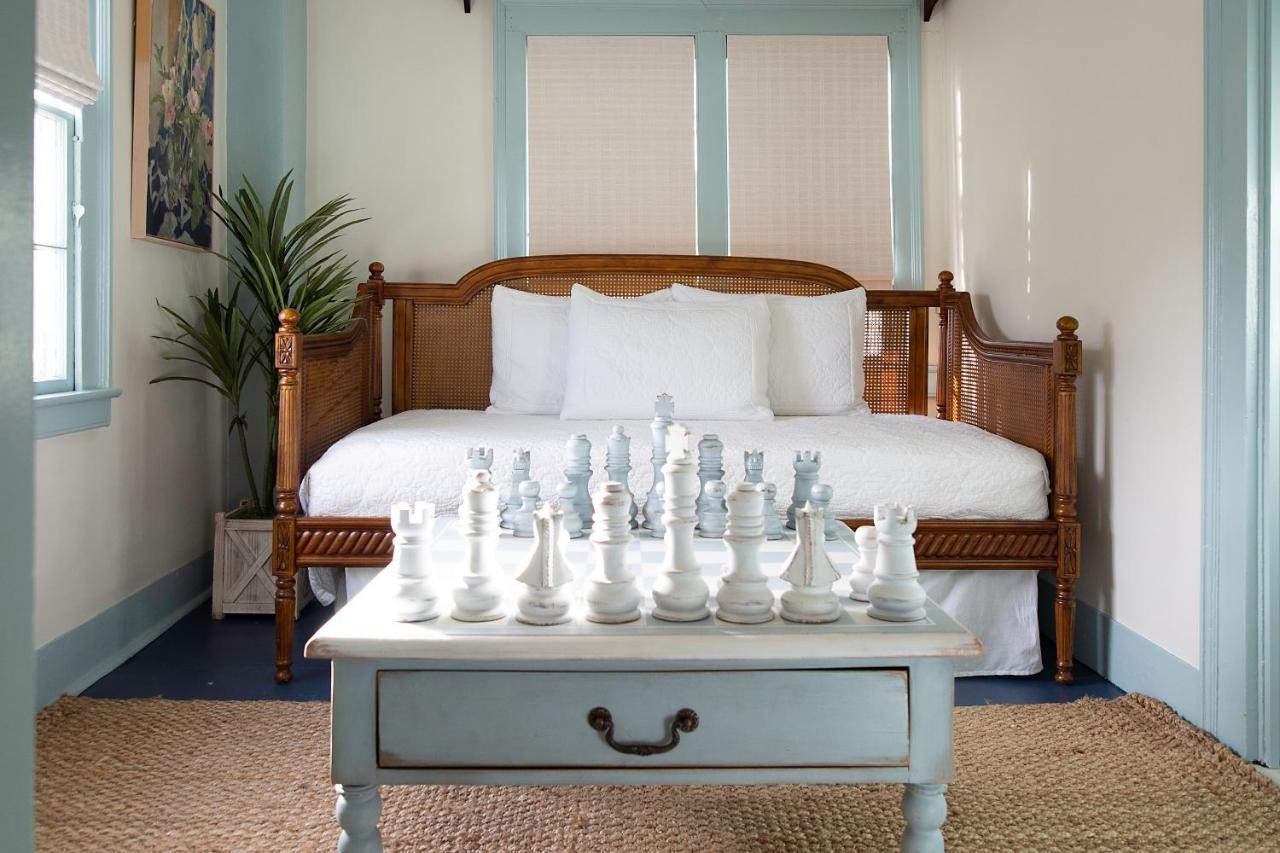 James Pharmacy Bed And Breakfast Old Saybrook Exteriér fotografie